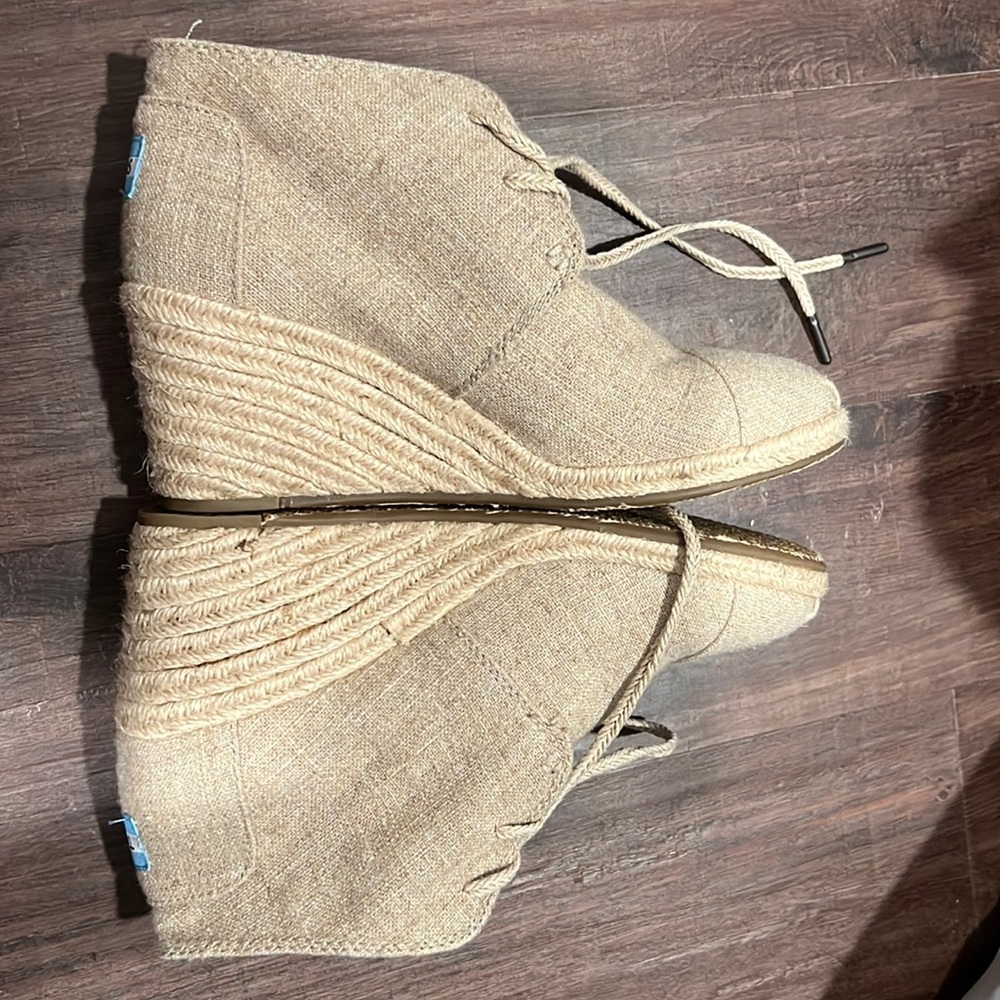 Boots/ wedges
